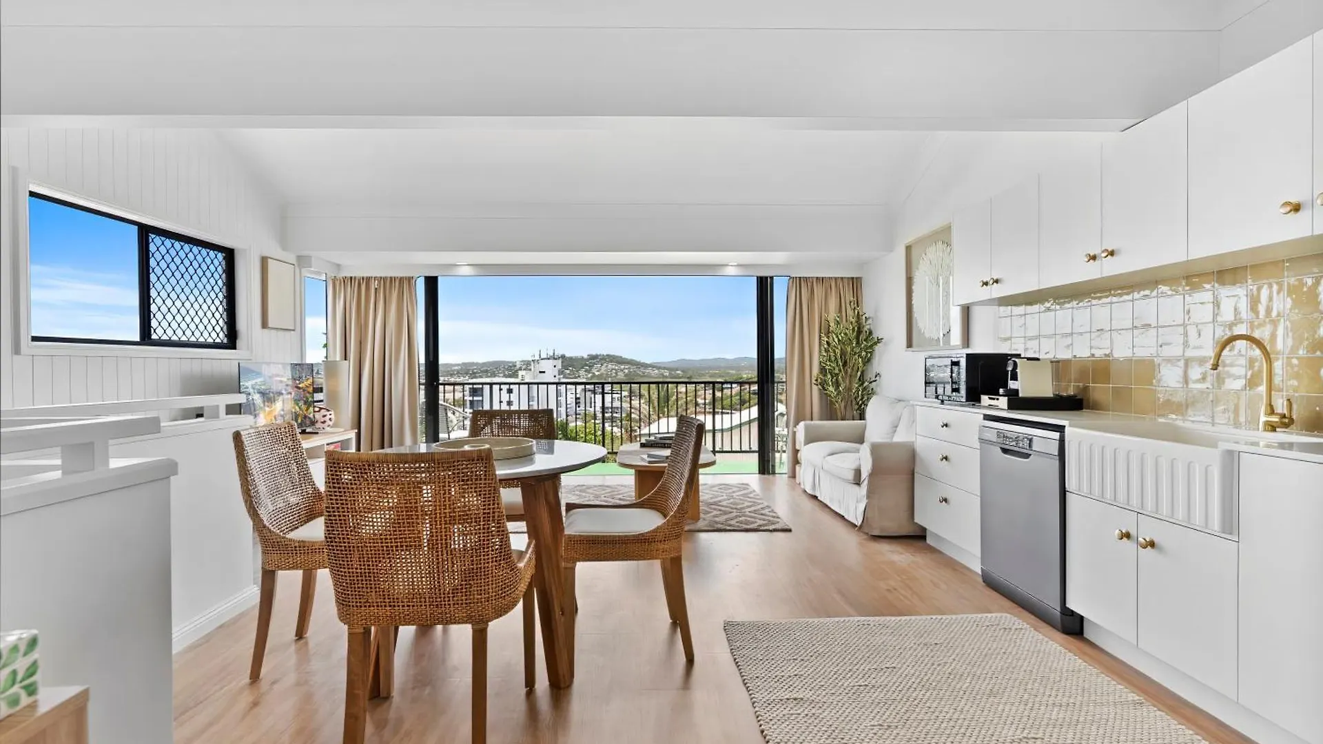 Capri By The Sea Apartment Yeppoon
